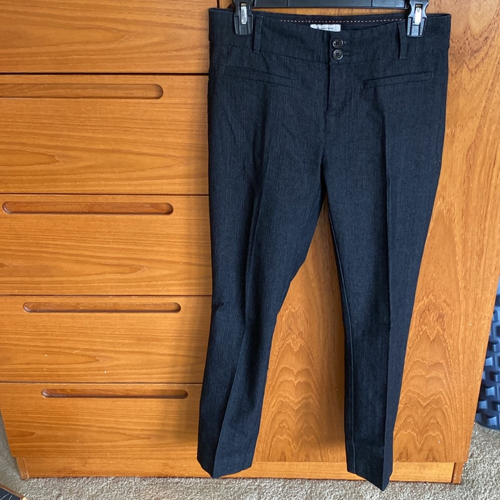 Anthropologie brand cropped pants “the essential slim” size 2